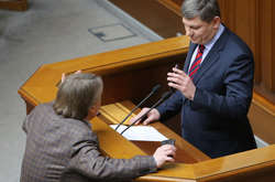 У Порошенка вимагають, щоб Тимошенко прозвітувала про «домовленості з Коломойським»