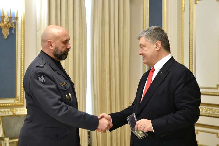 Новый замсекретаря СНБО Сергей Кривонос и президент Украины Петр Порошенко - Порошенко представил нового замсекретаря СНБО