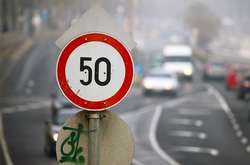 У Патрульній поліції пояснили, чому у межах населених пунктів швидкість обмежена 50 км/год