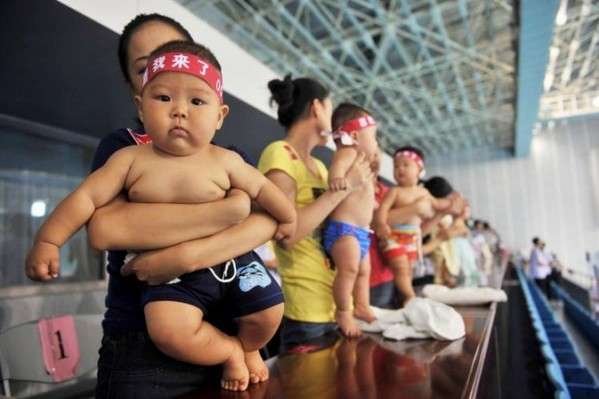 Законодавці КНР закликають відмовитися від планування народжуваності