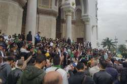 В Алжирі перенесли вибори президента після масових протестів