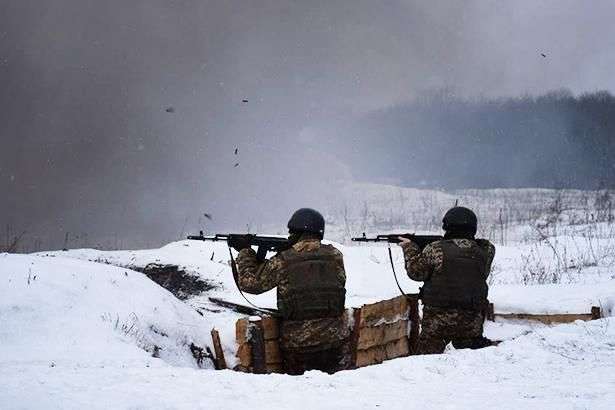 Обстрелы на Донбассе: в течение суток ранены двое украинских военных
