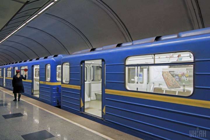 В киевском метро пассажир упал под поезд