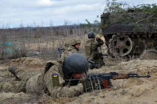 Українські бійці знищили бойову машину піхоти окупантів