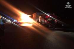 Трасу Київ-Одеса перекрили: горить вантажівка