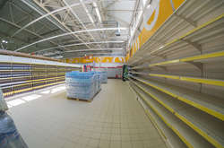 Життя в окупації. Російські торгові мережі досі бояться заходити в Крим