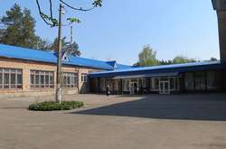 Школа по вулиці Тищенка, 10
  