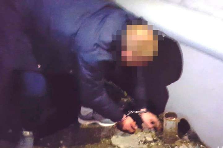 Одеські поліцейські вилучили у наркозбувача психотропну речовину на суму більше мільйона гривень