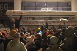 До будівлі державного телебачення Сербії увійшли пікетувальники