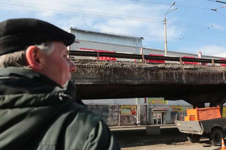 Столичний Шулявський міст перейменували на «міст ганьби»