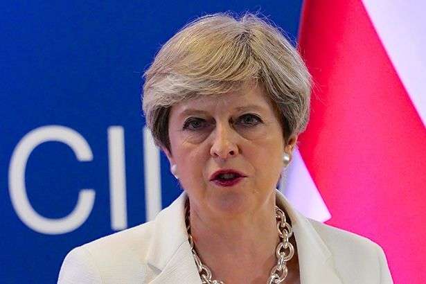 Мей погрожує відмовитися від спроб домогтися виходу Британії з ЄС