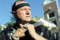  У США помер музикант Дік Дейл 