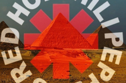 Группа Red Hot Chili Peppers выступила на фоне египетских пирамид в Гизе