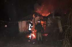 Горіло перекриття та дах будинку