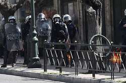 В Афінах студенти закидали поліцію коктейлями Молотова