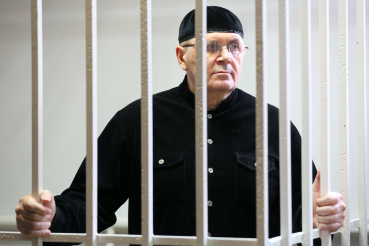 У Чечні правозахисника засудили до чотирьох років колонії