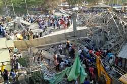 В Індії рухнув будинок: під завалами близько 90 людей