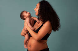 Без фотошопа: Mothercare снял в рекламе недавно родивших женщин