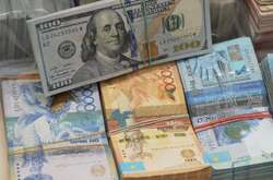У Казахстані активно скуповують долари після заяви Назарбаєва про відставку