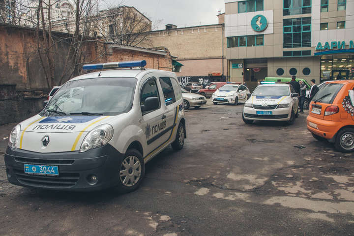 У центрі Києва виявили закривавленого чоловіка 
