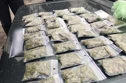 У чоловіка вилучили фасований для продажу у поліетиленові пакетики канабіс