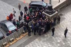 Ляшко з фракцією прорвався у Кабмін з вимогою не продовжувати контракт із Коболєвим