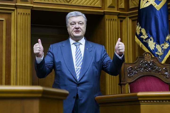 Гарант Конституції чи узурпатор: кого обирають українці?