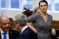  Депутатка Метте Абільдгаард розповіла, що вона має право на річну відпустку для догляду за дитиною з повною виплатою, але вирішила повернутися на роботу 