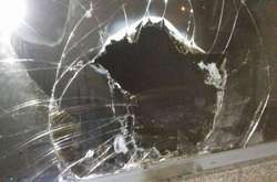 У приміщення банку невідомі кинули пляшку з невідомою речовиною, що могло стати причиною займання, - поліція