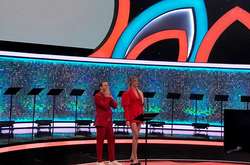 С больничной койки на съемочную площадку: Леся Никитюк вернулась к работе над проектом «Кто против блондинок?»