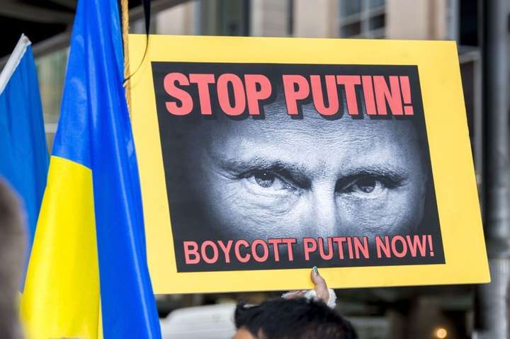 Порошенко ввів санкції проти 848 росіян та майже 300 компаній, причетних до агресії РФ 