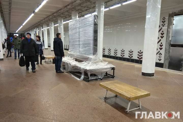 На станції метро «Святошин» закривається на ремонт другий вестибюль 