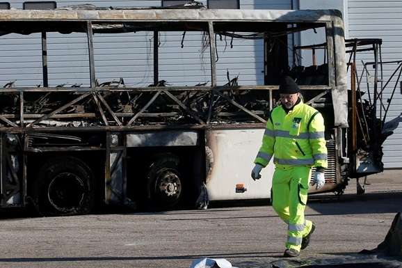 В Італії водій викрав і спалив шкільний автобус