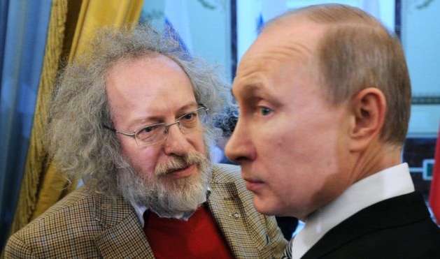 «Аби не Порошенко». Російський журналіст про те, кого хоче бачить Кремль президентом України