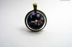 Художник создает миниатюрные миры в старых карманных часах