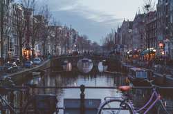 В Амстердаме запретят проводить экскурсии в квартале красных фонарей