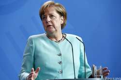 Меркель має зустрітися з Путіним на форумі громадських товариств