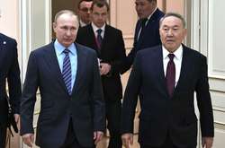 Назарбаєв перед відставкою спілкувався з Путіним 