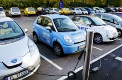 У Норвегії таксисти на електрокарах першими в світі зможуть заряджати автомобілі без дротів