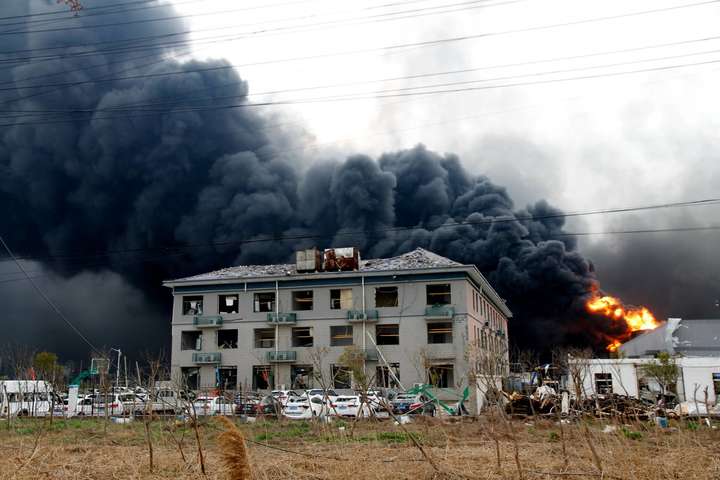 Кількість жертв вибуху на хімзаводі у Китаї зросла до 62 осіб