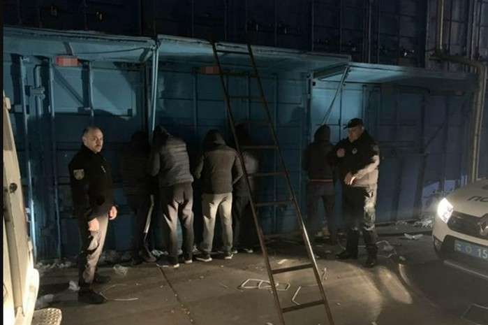 В Одесі поліція затримала банду, яка пограбувала ринок