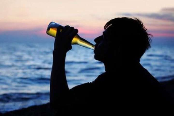 На курортному острові в Іспанії штрафуватимуть за вживання алкоголю