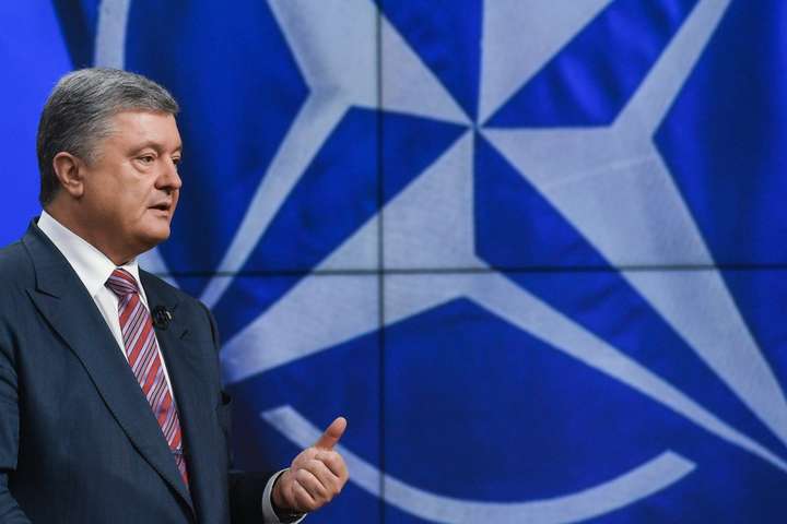 Порошенко розповів, коли Україна може отримати «дорожню карту» для вступу в НАТО