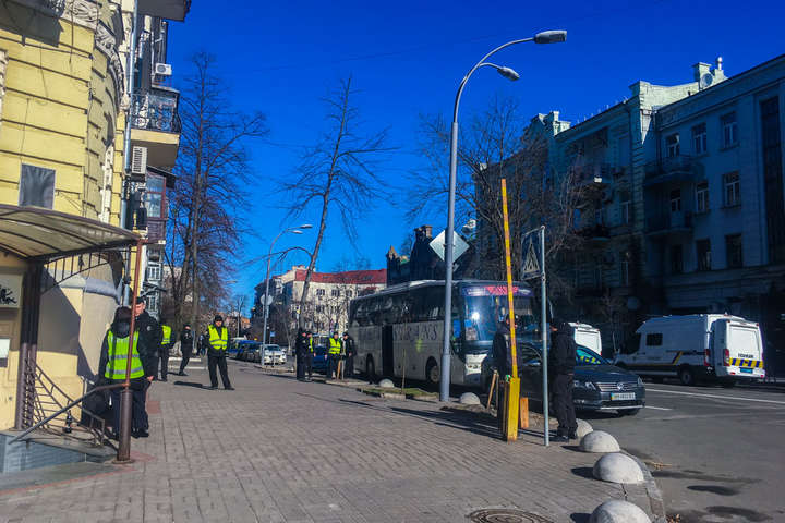 Поліція взяла під посилену охорону центр Києва (фото)