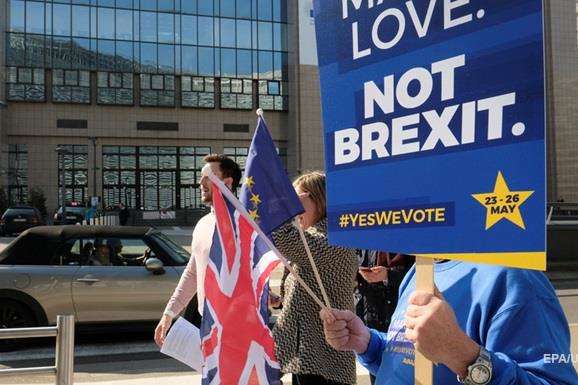 Майже чотири мільйони британців підписали петицію про скасування Brexit