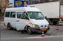  В результаті зіткнення постраждала пасажирка маршрутки 