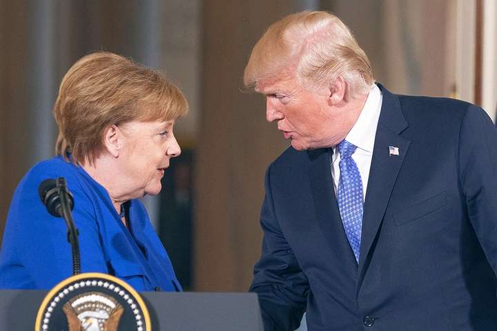 Трамп і Меркель поговорили по телефону про НАТО і Україну