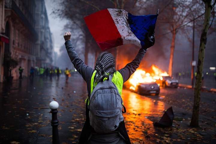 У Франції ув’язнили майже тисячу учасників протестів «жовтих жителів»