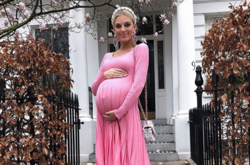 В Instagram нашли самую стильную беременную женщину: фото