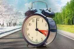 Навесні стрілки годинника переводяться на годину вперед, а восени - на годину назад